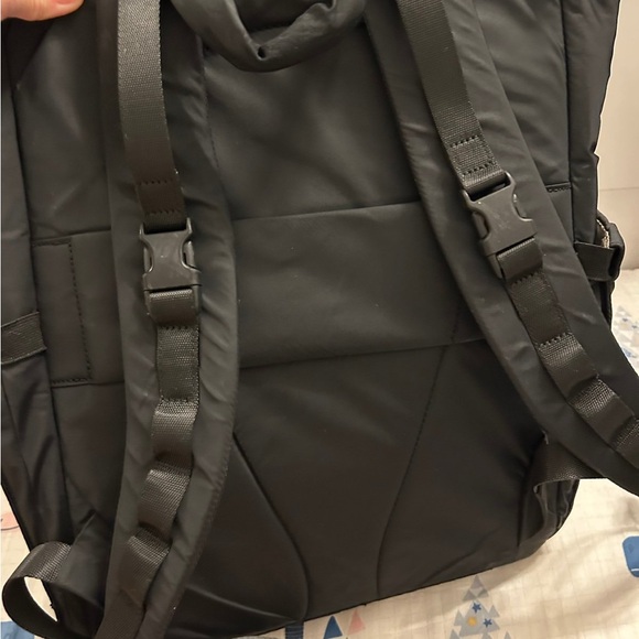 lululemon new parent backpack - Picture 6 of 9